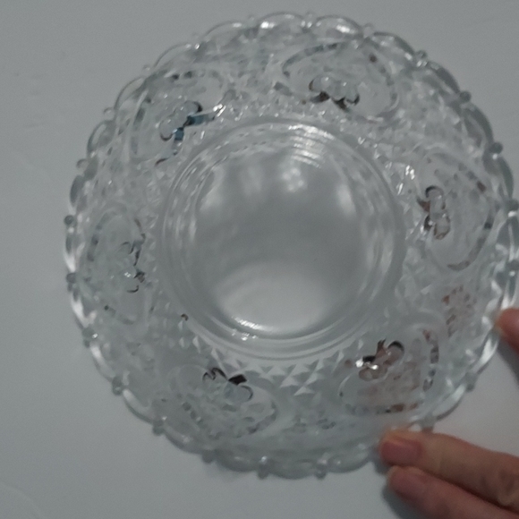 Clear Heart&Fleur-de-lis design Glass Candy Dish with Lid 6 7/8 in.W - Picture 6 of 8